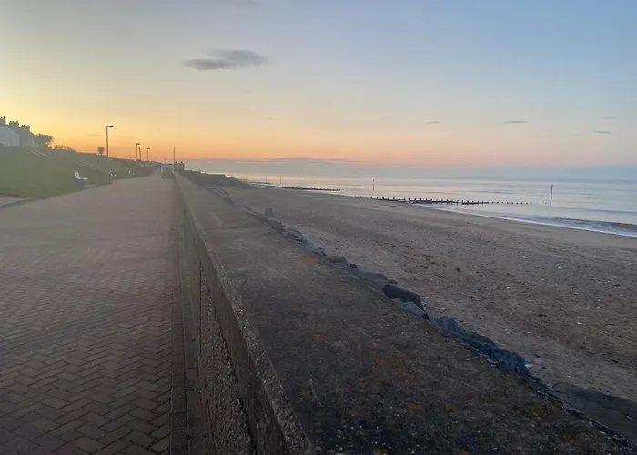Bero Terrace, Only A Minutes Walk To The Beach!